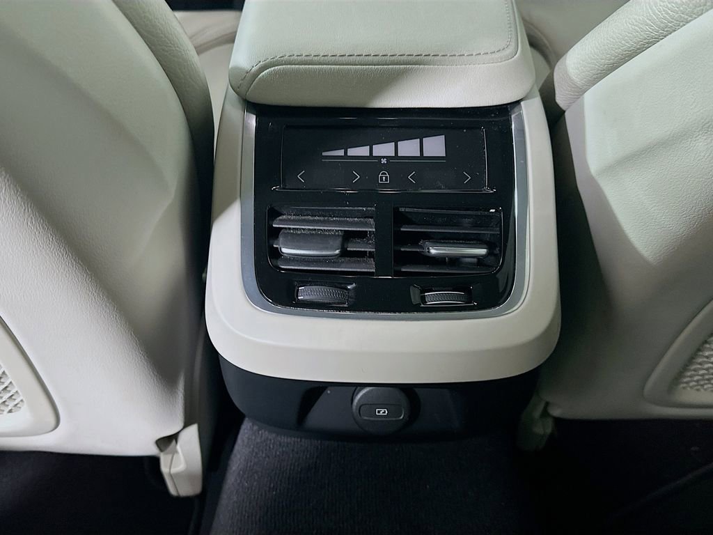 Used 2023 Volvo S60 B5 Ultimate image 22