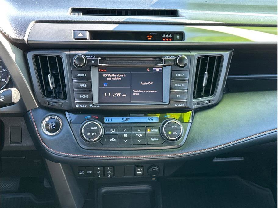 Used 2018 Toyota RAV4 SE w/ Power Extra Value Package image 17