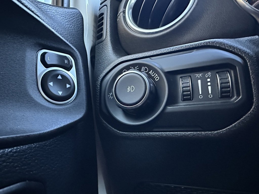 Used 2019 Jeep Wrangler Unlimited Sahara w/ Quick Order Package 24M Moab image 34