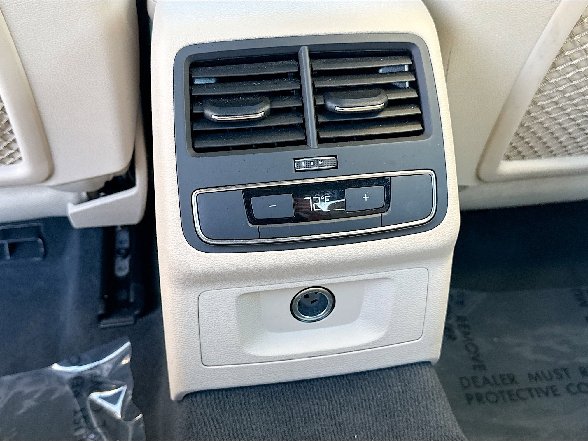 Used 2024 Audi A4 2.0T Premium w/ Convenience Package image 19