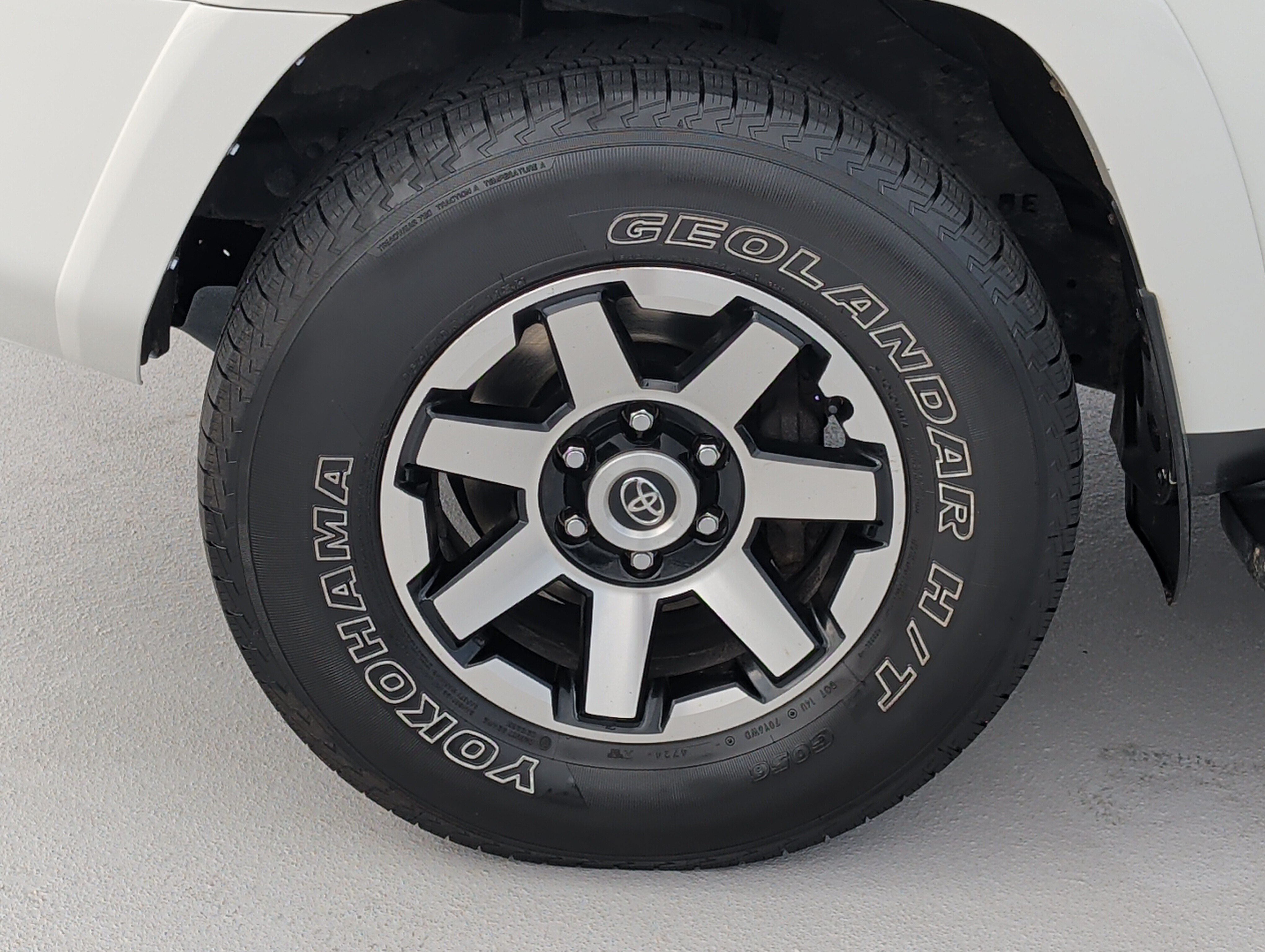 Certified 2020 Toyota 4Runner TRD Off-Road Premium AWD/4WD image 15