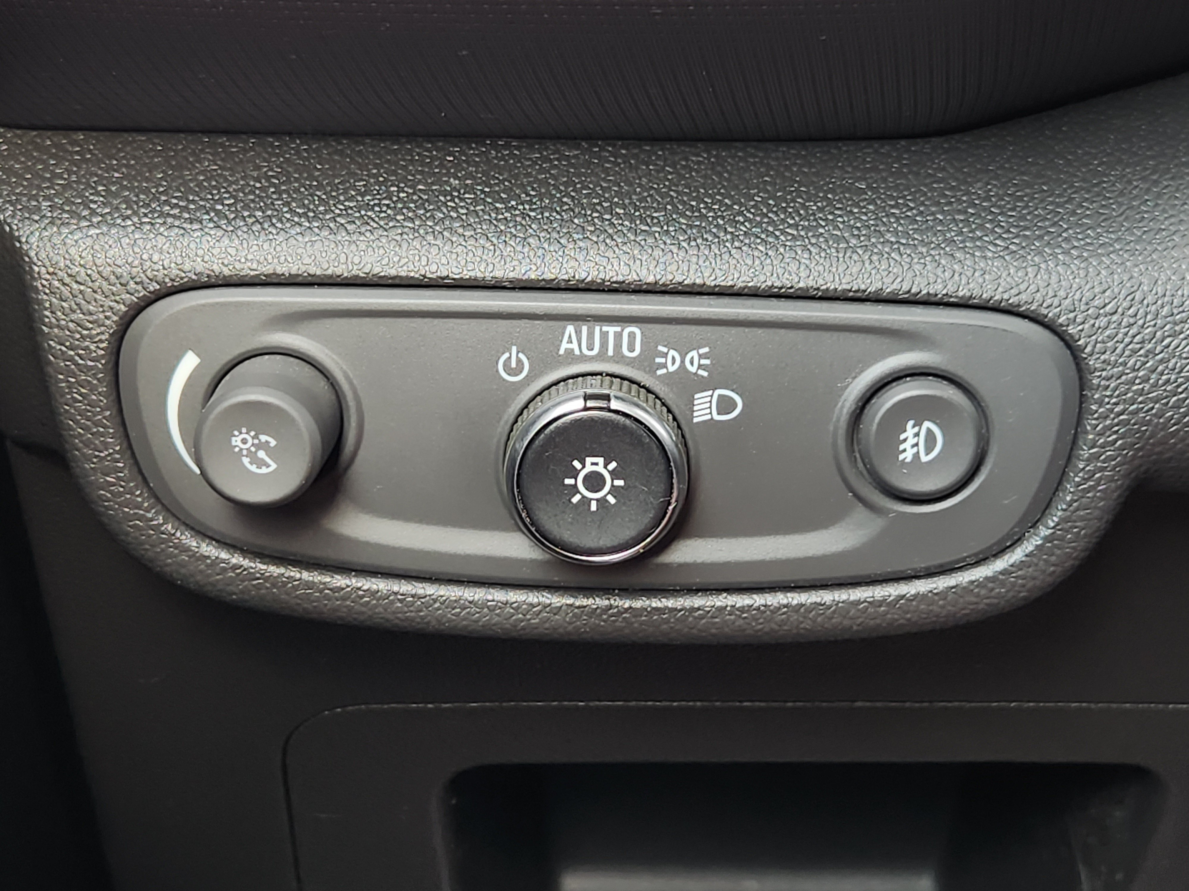 Used 2022 Chevrolet TrailBlazer LT w/ Convenience Package FWD image 24
