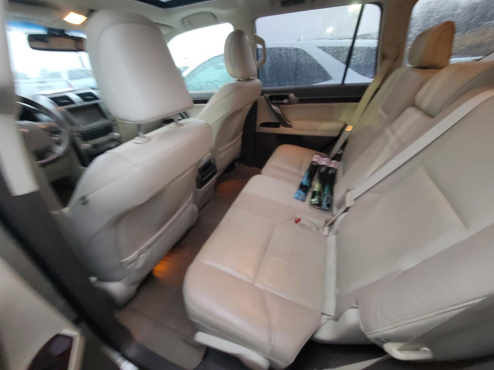 Used 2016 Lexus GX 460 image 8