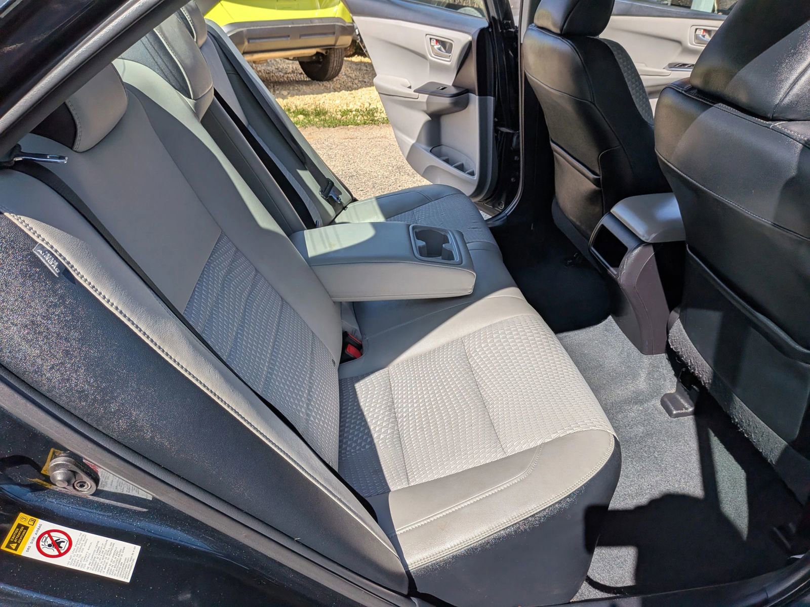 Used 2015 Toyota Camry SE FWD image 31