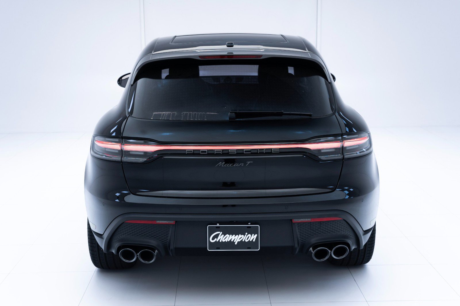 New 2025 Porsche Macan Turbo image 10