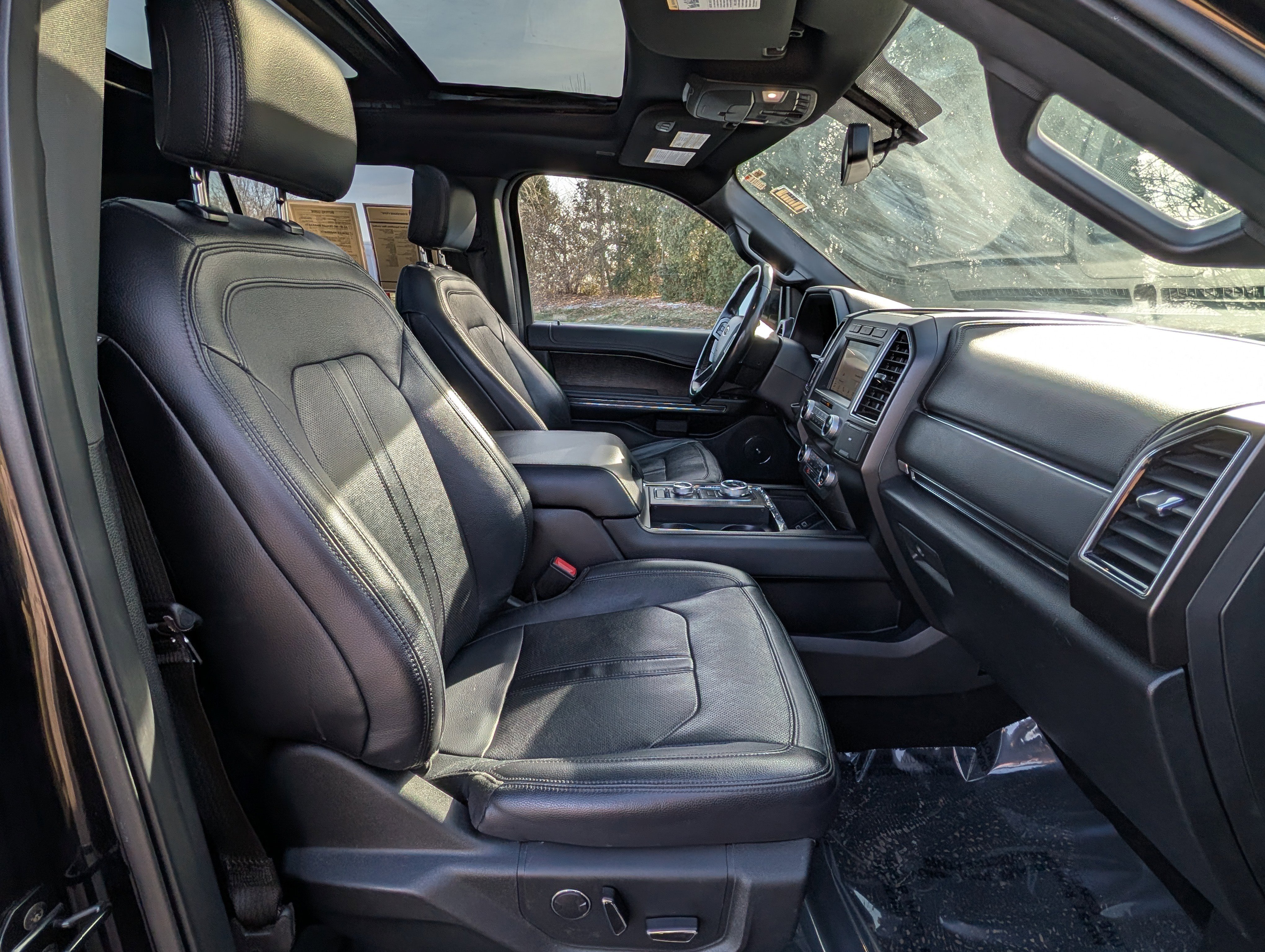 Used 2019 Ford Expedition Max Limited image 12