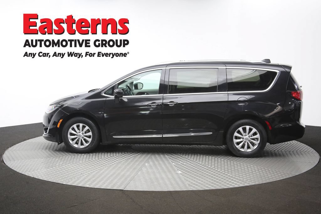 Used 2019 Chrysler Pacifica Touring-L FWD image 59