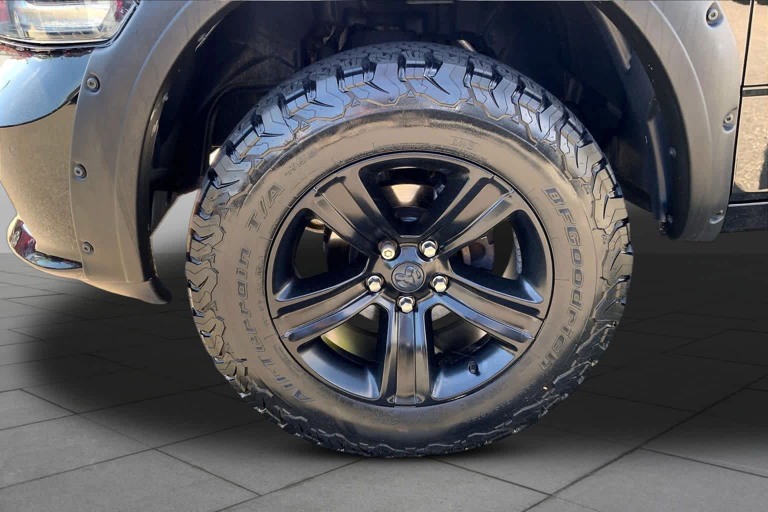 Used 2016 RAM 1500 Sport w/ Black Ram 1500 Sport Group AWD/4WD image 11