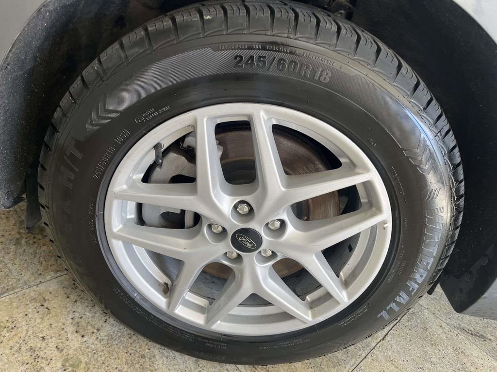 Used 2024 Ford Edge SEL image 10