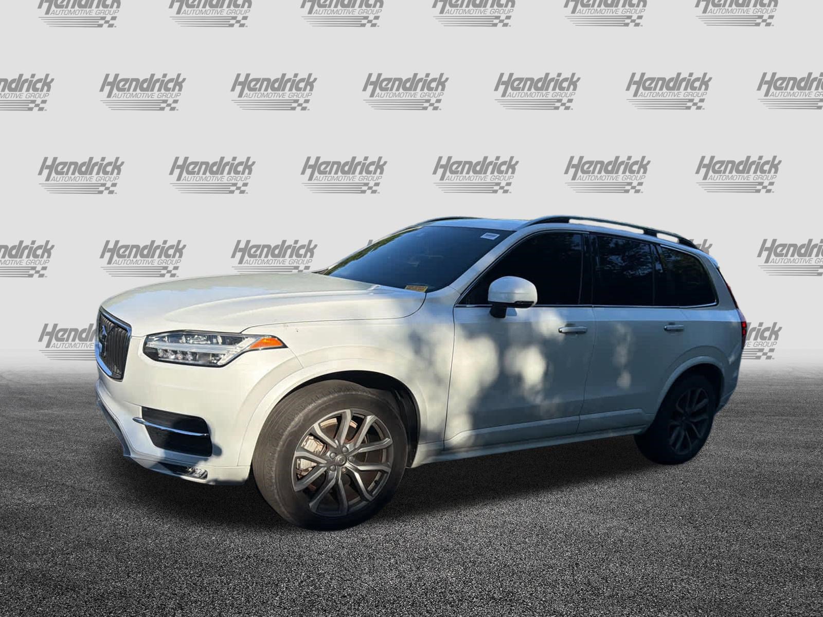 Used 2019 Volvo XC90 T5 Momentum w/ Multimedia Package AWD/4WD image 9