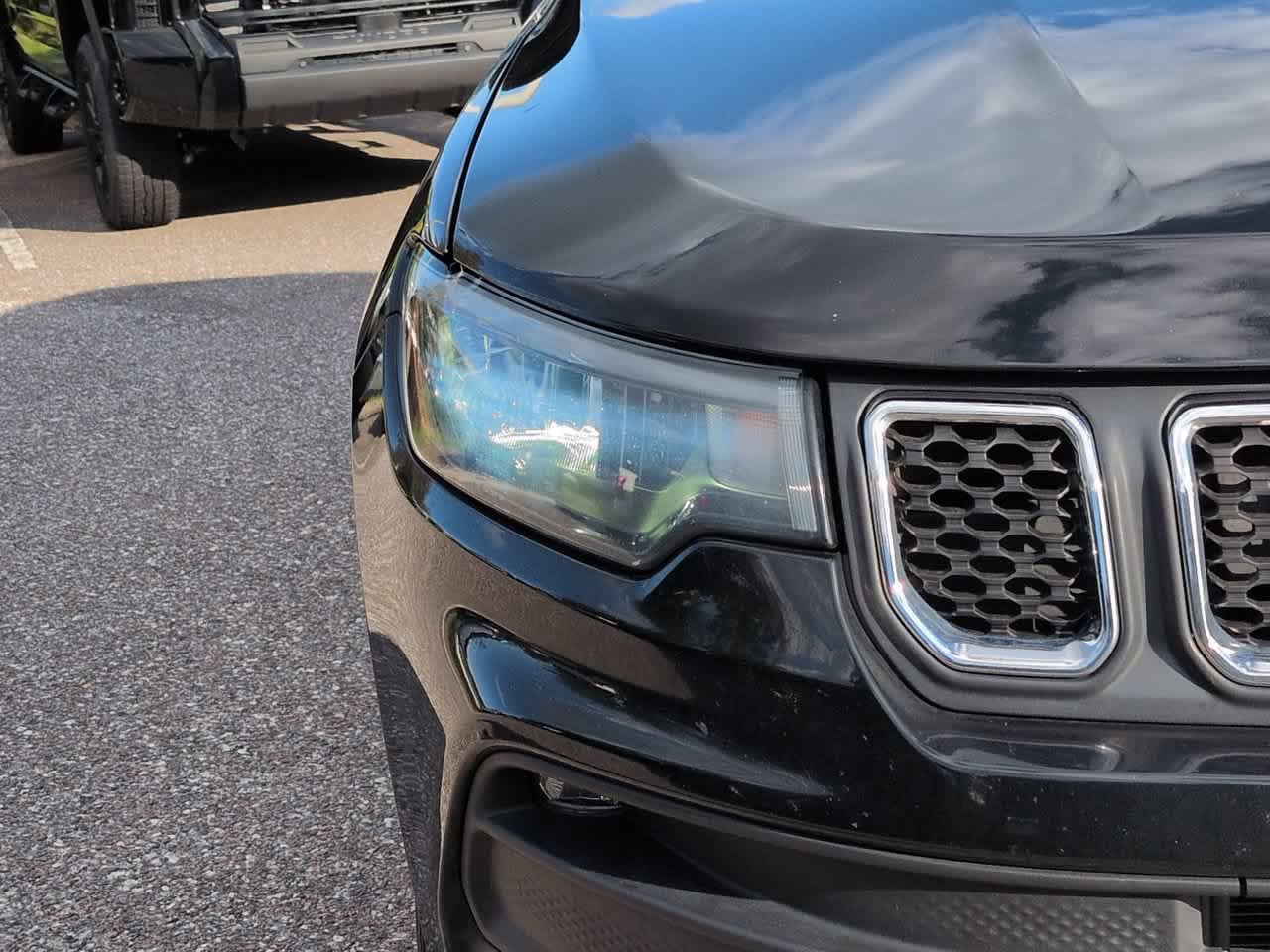 Used 2023 Jeep Compass Latitude w/ Convenience Group AWD/4WD image 10
