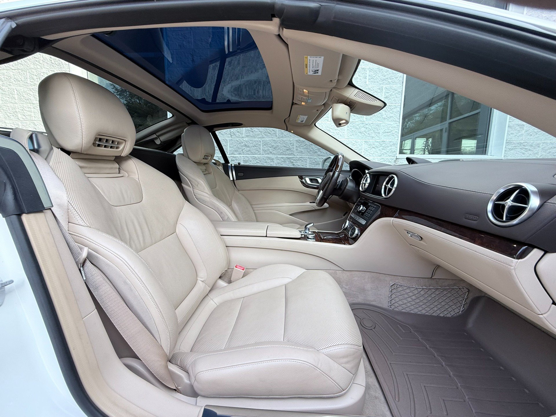 Used 2015 Mercedes-Benz SL 550 image 53