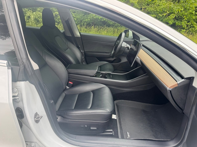 Used 2019 Tesla Model 3 Mid Range RWD image 16