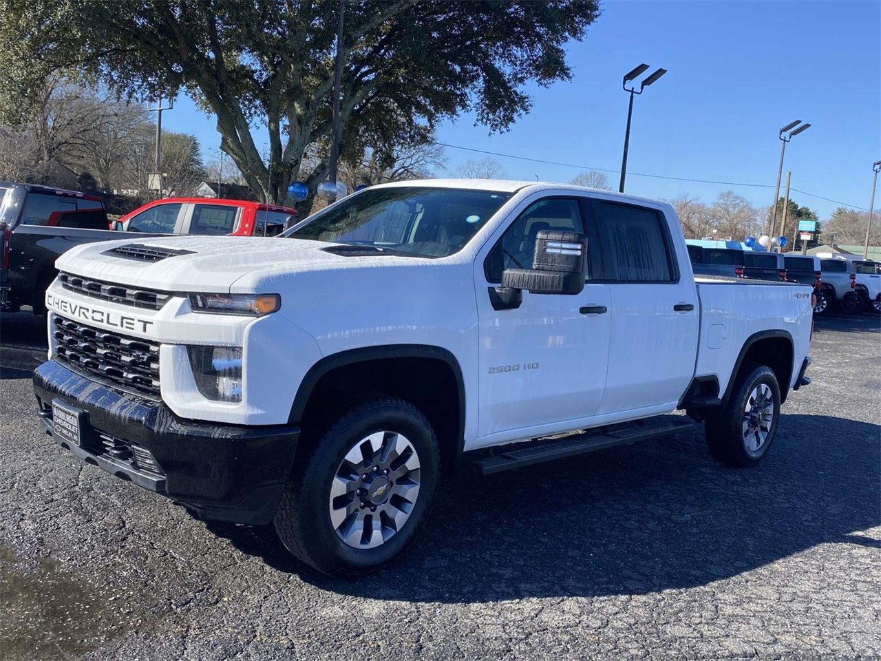 Used 2023 Chevrolet Silverado 2500 Custom w/ Custom Convenience Package image 3