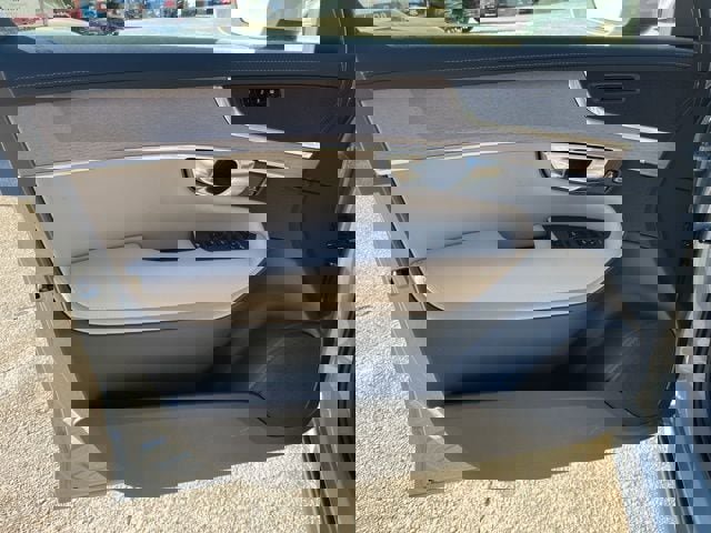 New 2026 Volvo XC90 B5 Core w/ Protection Package image 23