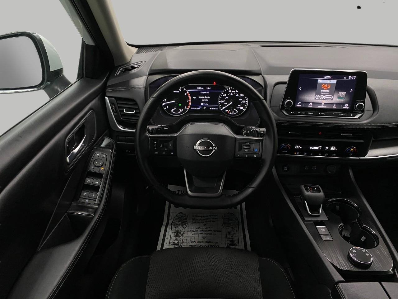 Used 2025 Nissan Rogue SV image 13