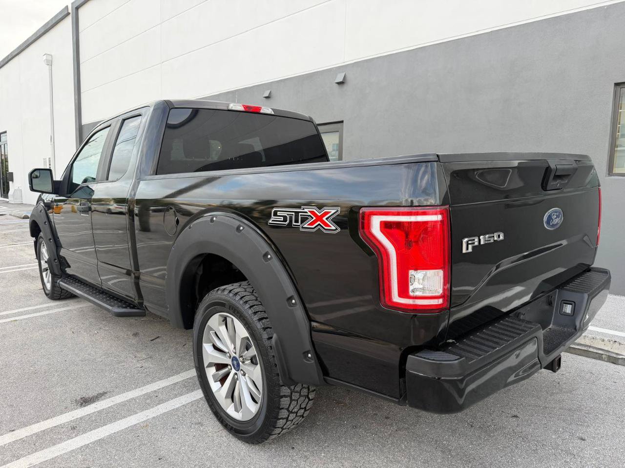Used 2017 Ford F150 XL w/ Equipment Group 101A Mid RWD image 12