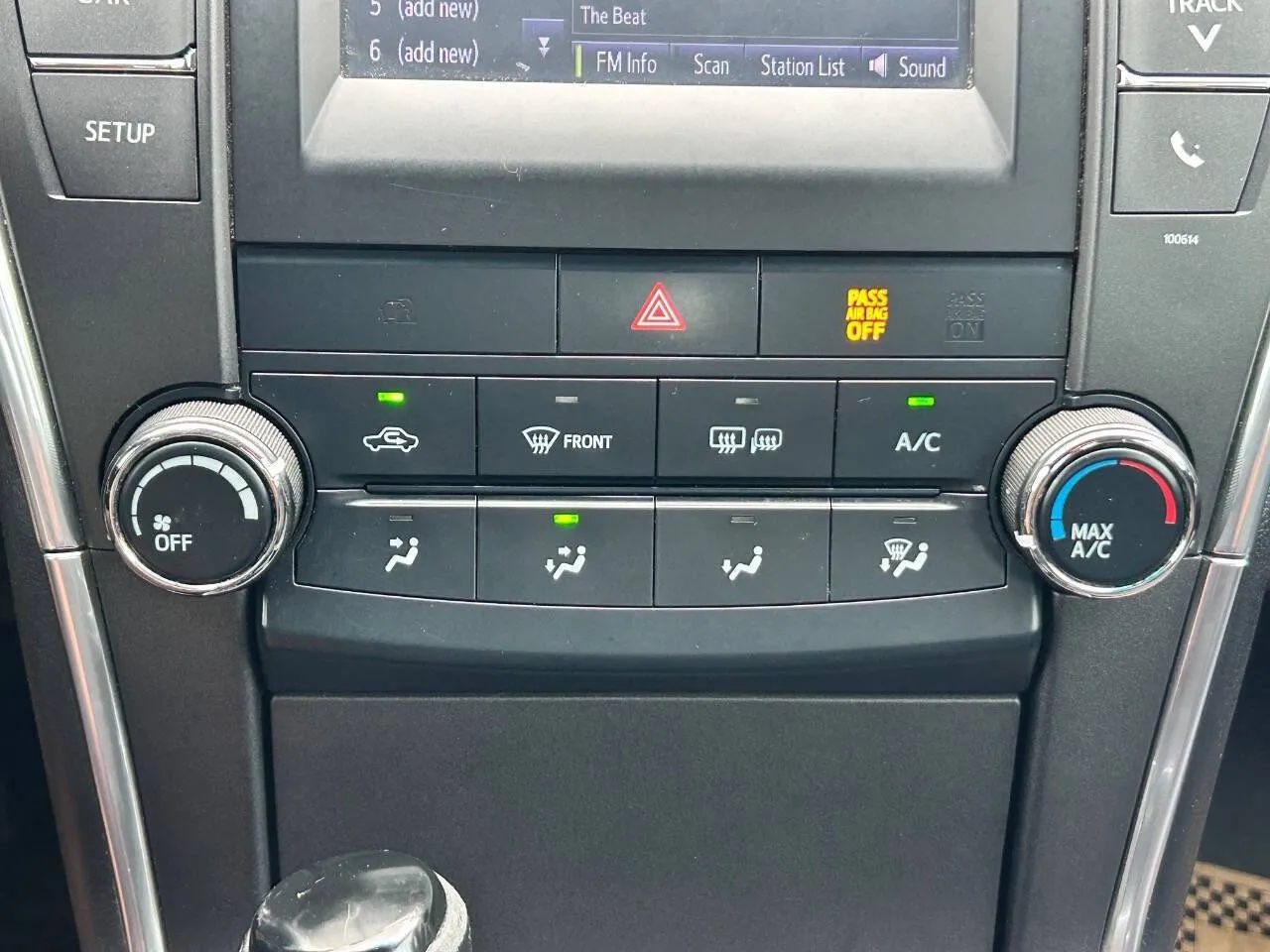 Used 2017 Toyota Camry SE FWD image 22