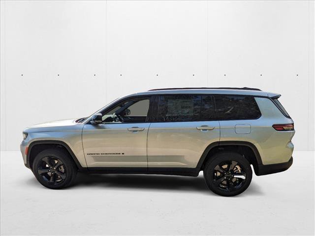 New 2024 Jeep Grand Cherokee L Altitude image 8