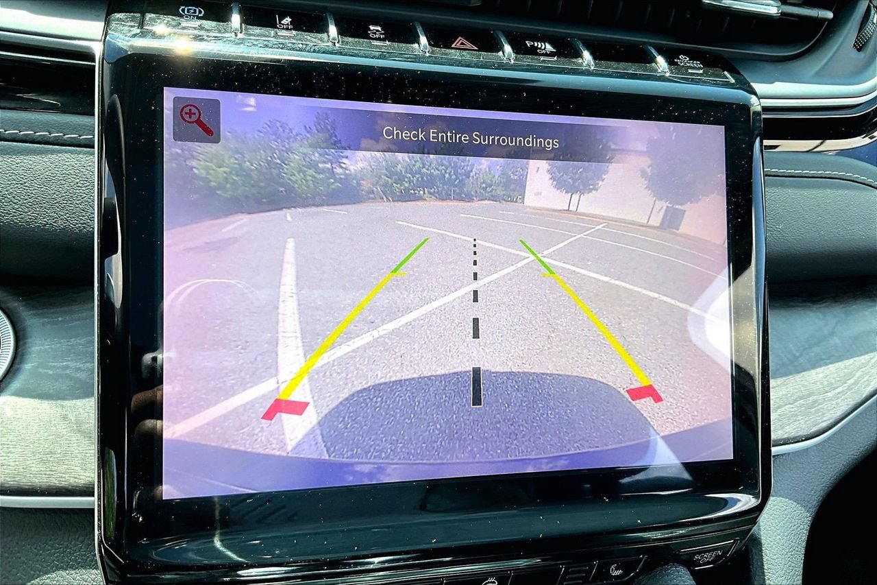 Used 2023 Jeep Grand Cherokee 4WD 4xe image 13