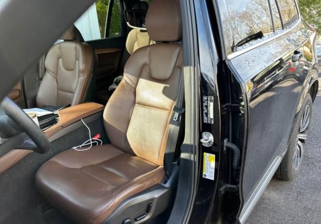 Used 2023 Volvo XC90 B5 Plus w/ Protection Package AWD/4WD image 3