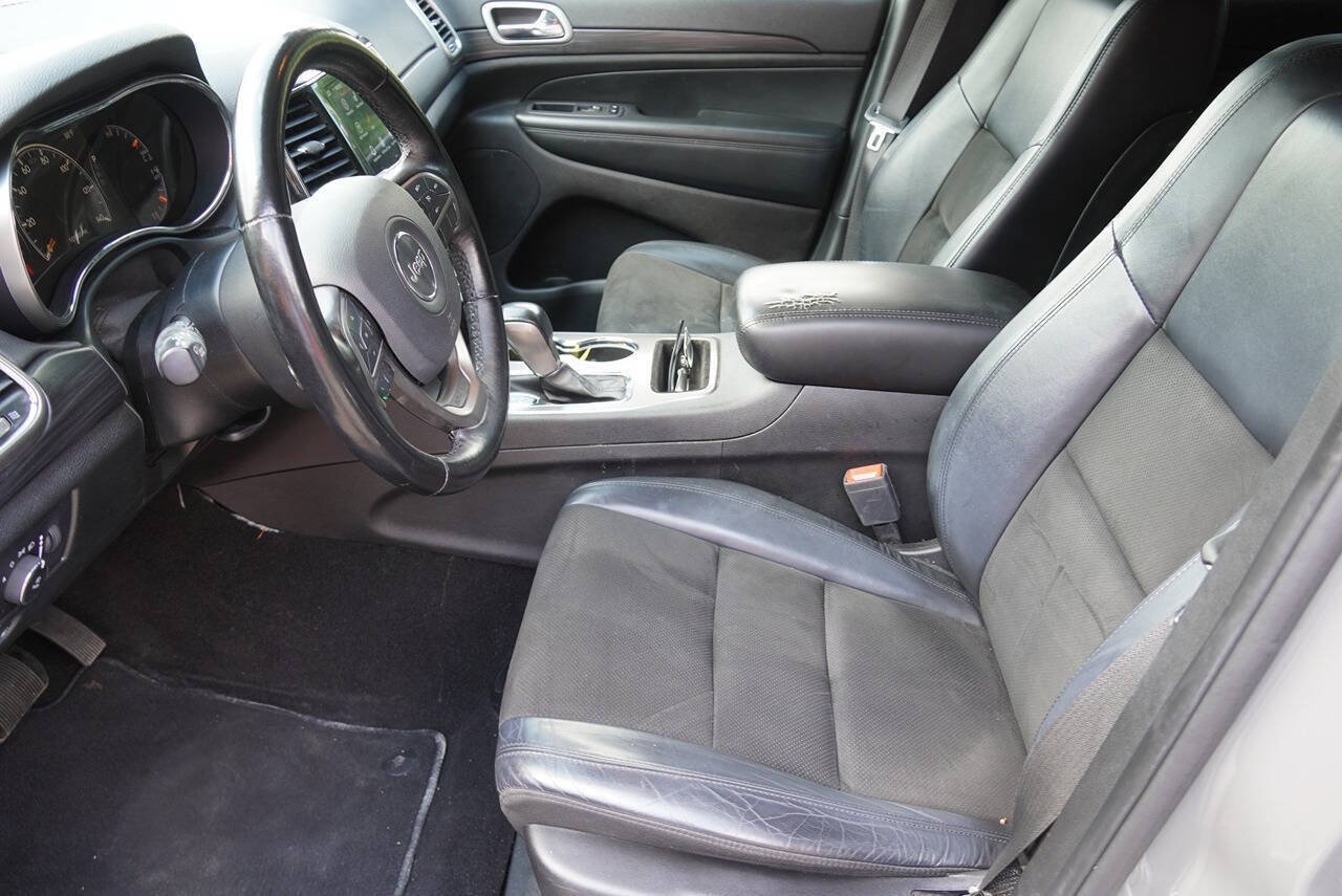Used 2021 Jeep Grand Cherokee Laredo X AWD/4WD image 12