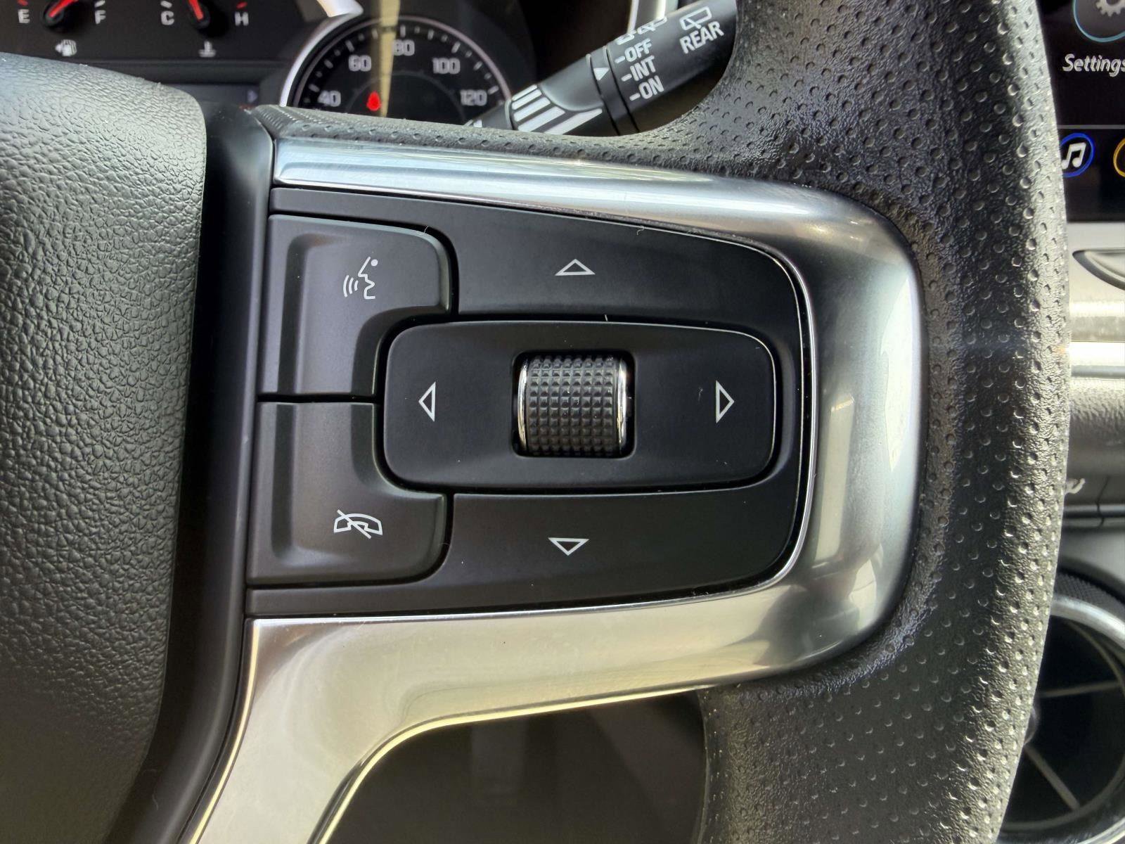 Used 2025 Chevrolet Blazer LT FWD image 8