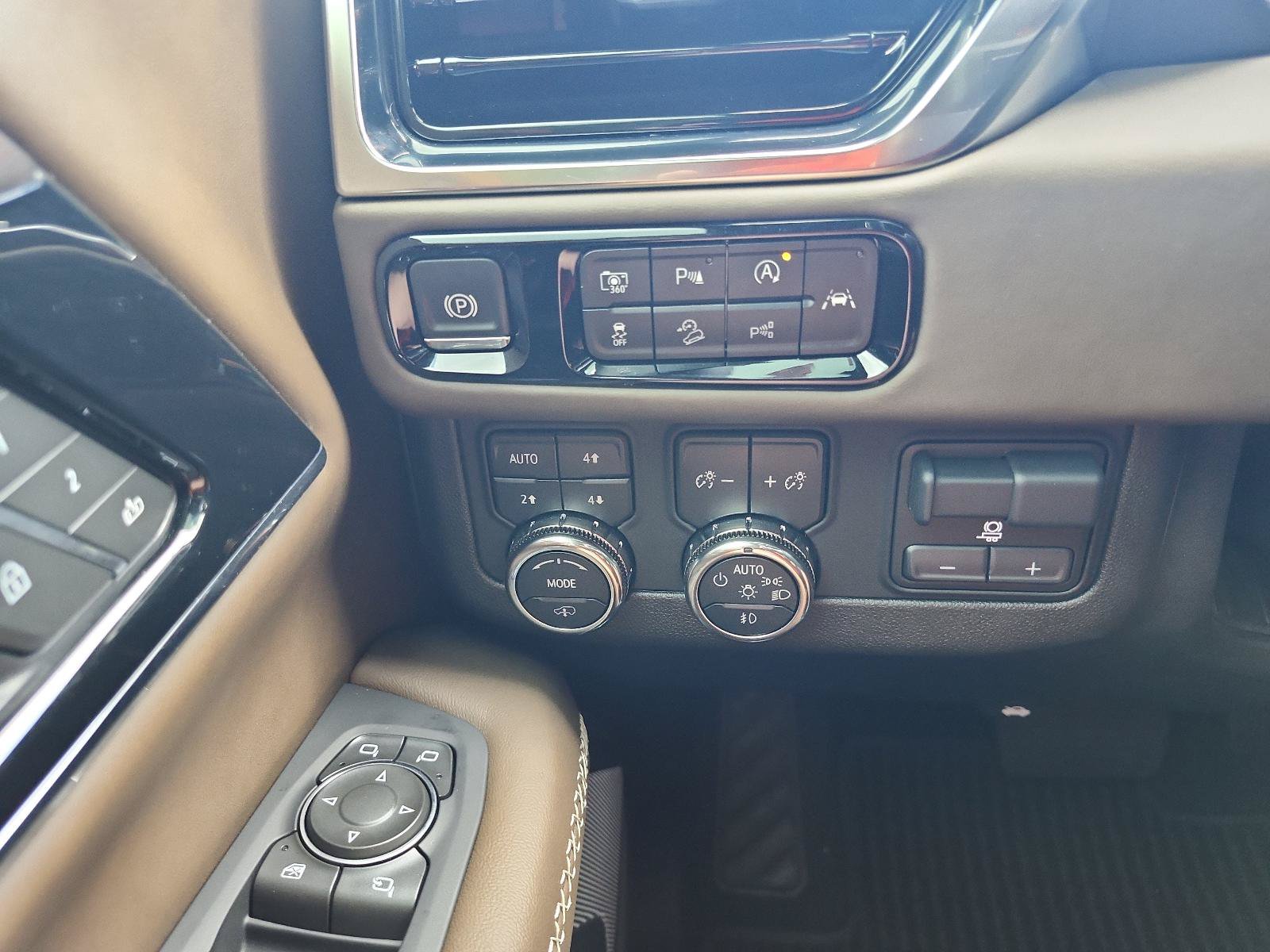 Certified 2025 GMC Yukon Denali Ultimate AWD/4WD image 25