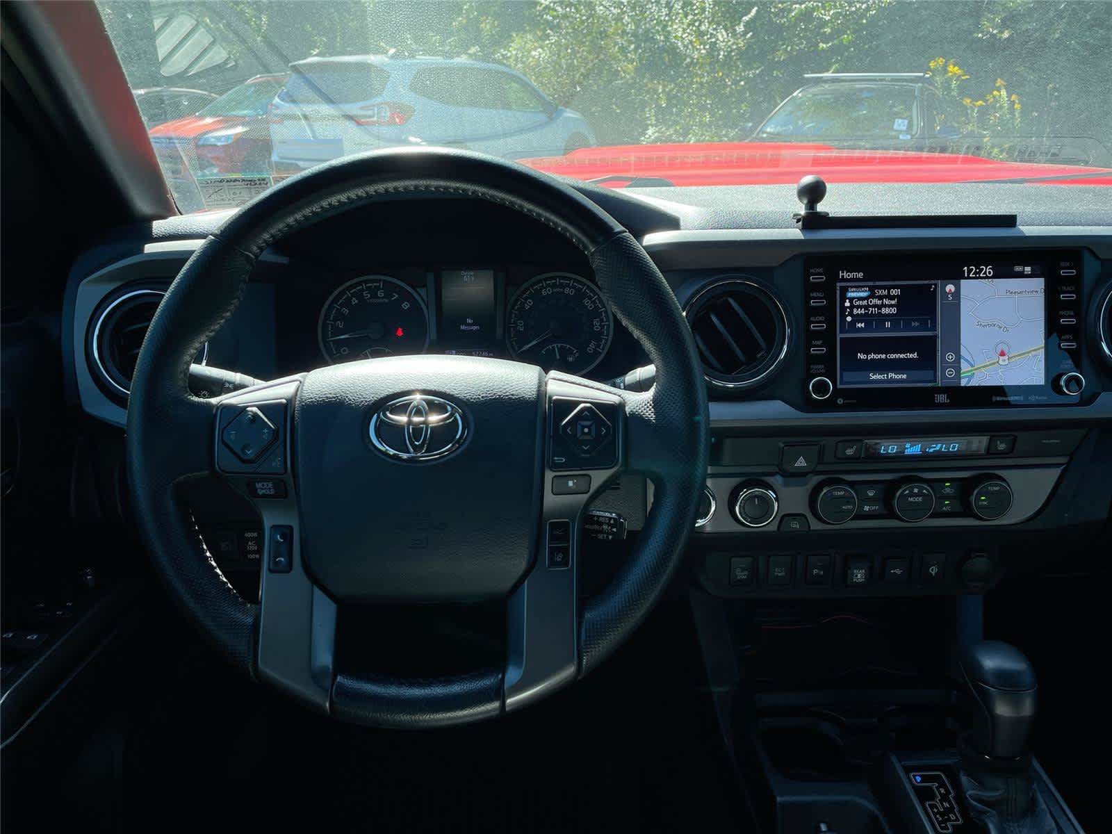 Used 2020 Toyota Tacoma TRD Sport w/ TRD Premium Sport Package AWD/4WD image 19