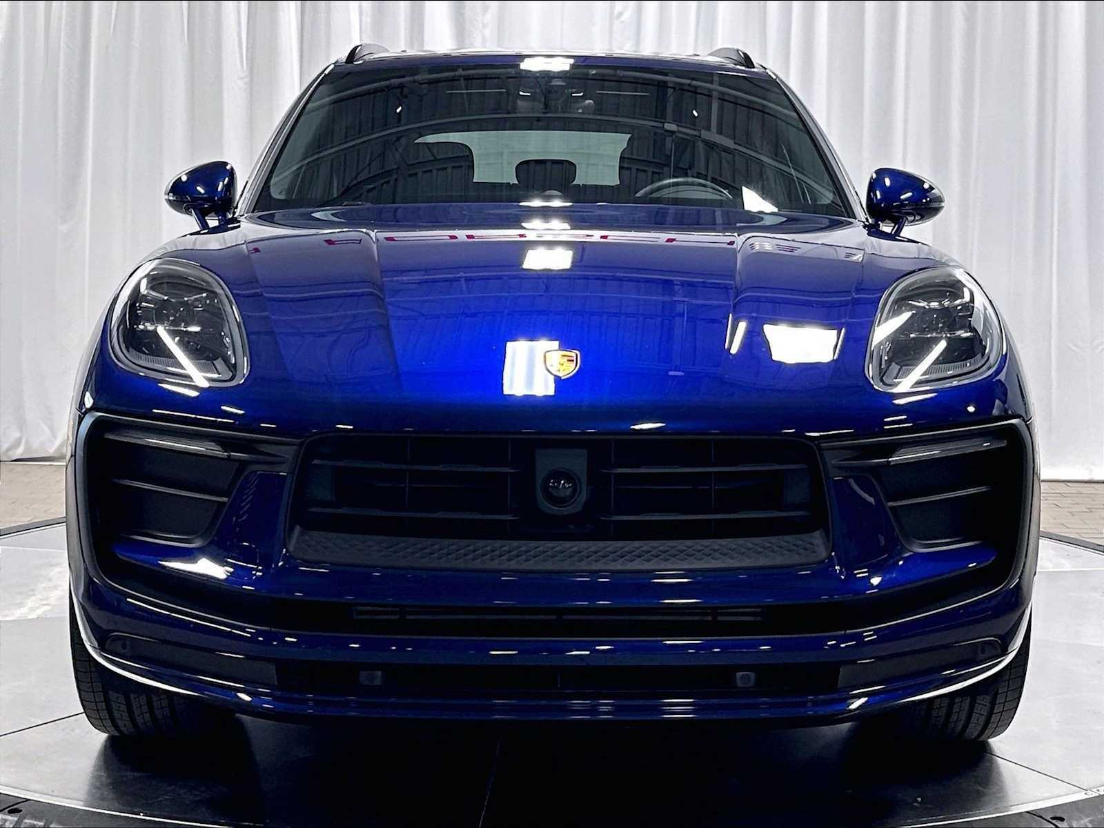 Used 2026 Porsche Macan AWD/4WD image 12