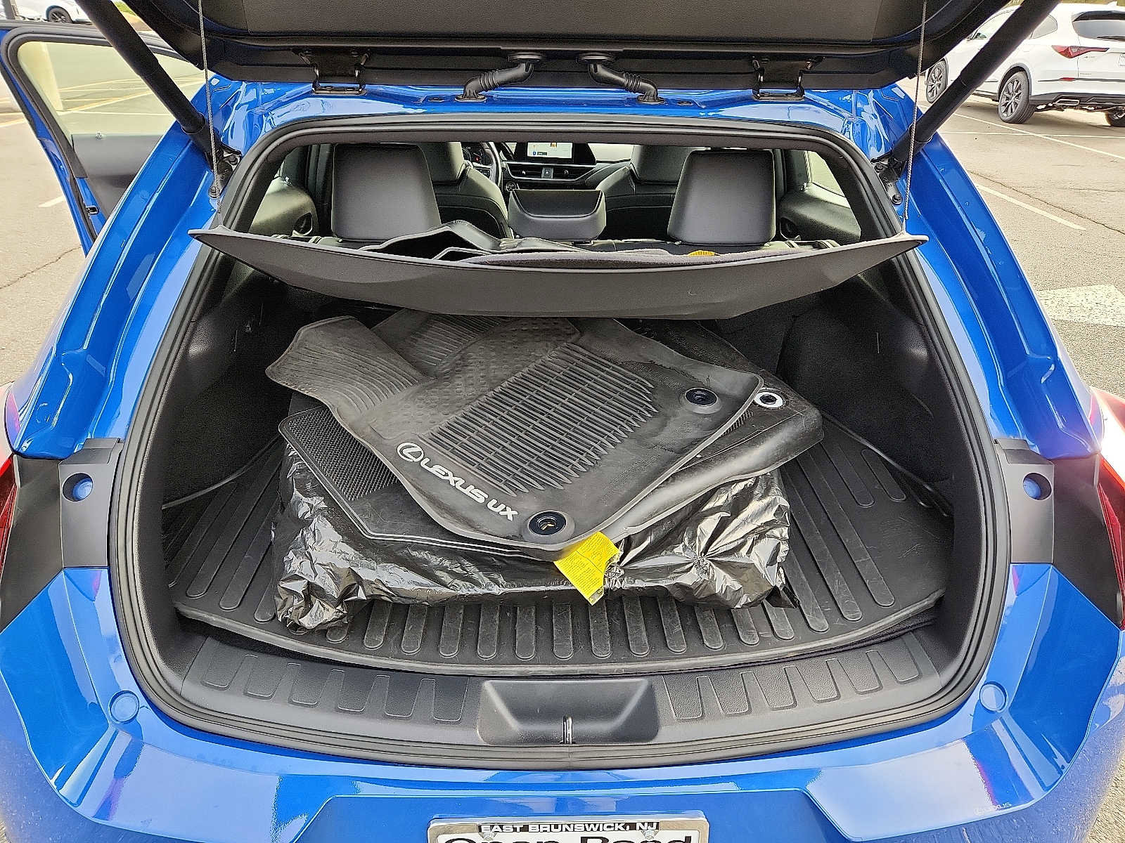 Used 2024 Lexus UX 250h AWD w/ Premium Package image 27