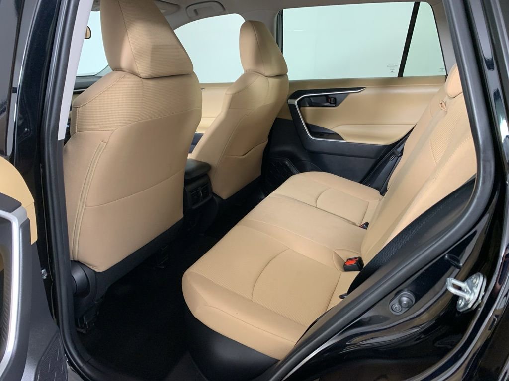 Used 2021 Toyota RAV4 LE image 31