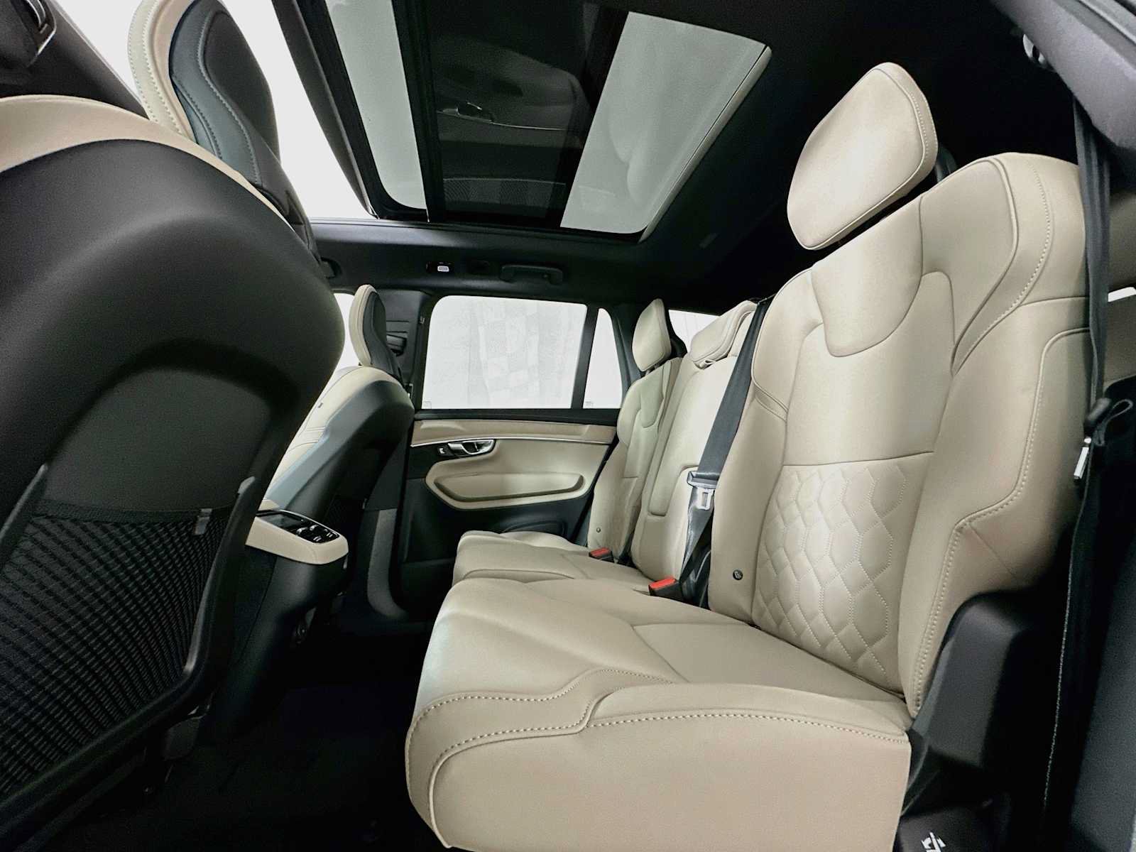 New 2026 Volvo XC90 B5 Plus AWD/4WD image 22
