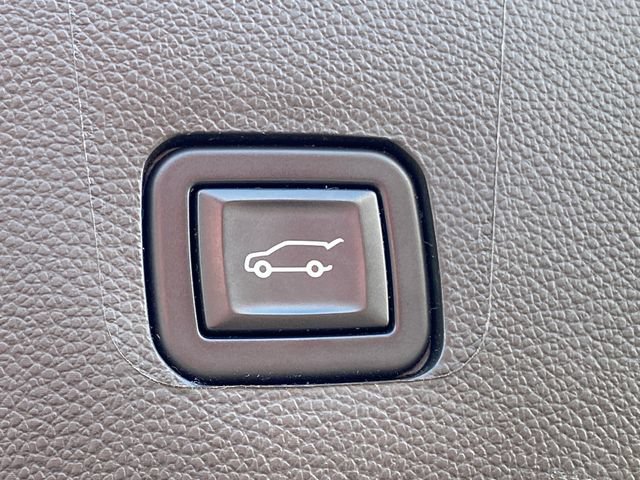 Used 2023 Chevrolet Traverse RS w/ LPO, Floor Liner Package FWD image 16