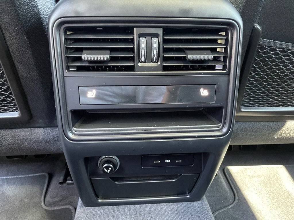 Used 2024 Porsche Cayenne Coupe image 24