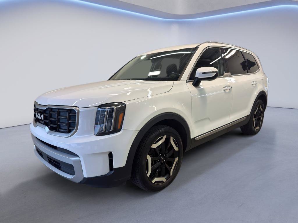Used 2023 Kia Telluride S AWD/4WD image 3
