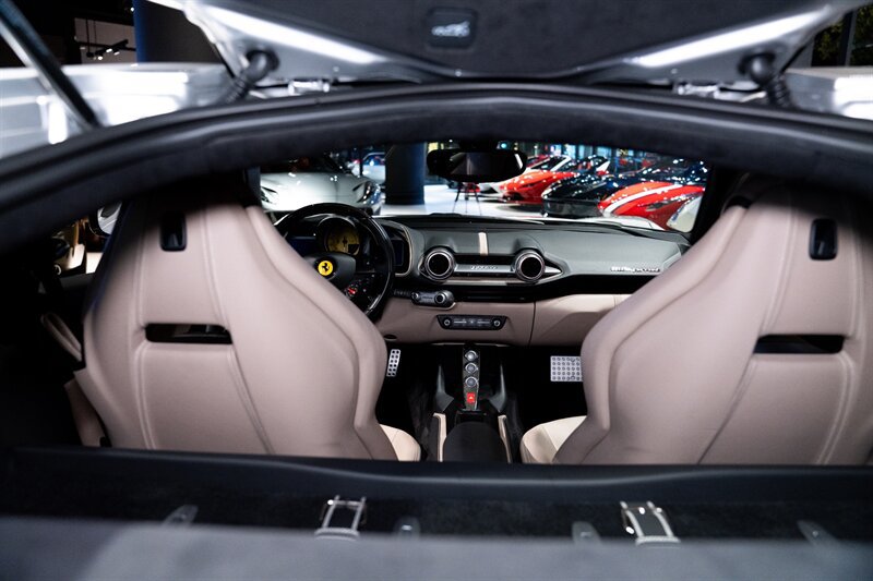 Used 2018 Ferrari 812 Superfast RWD image 42