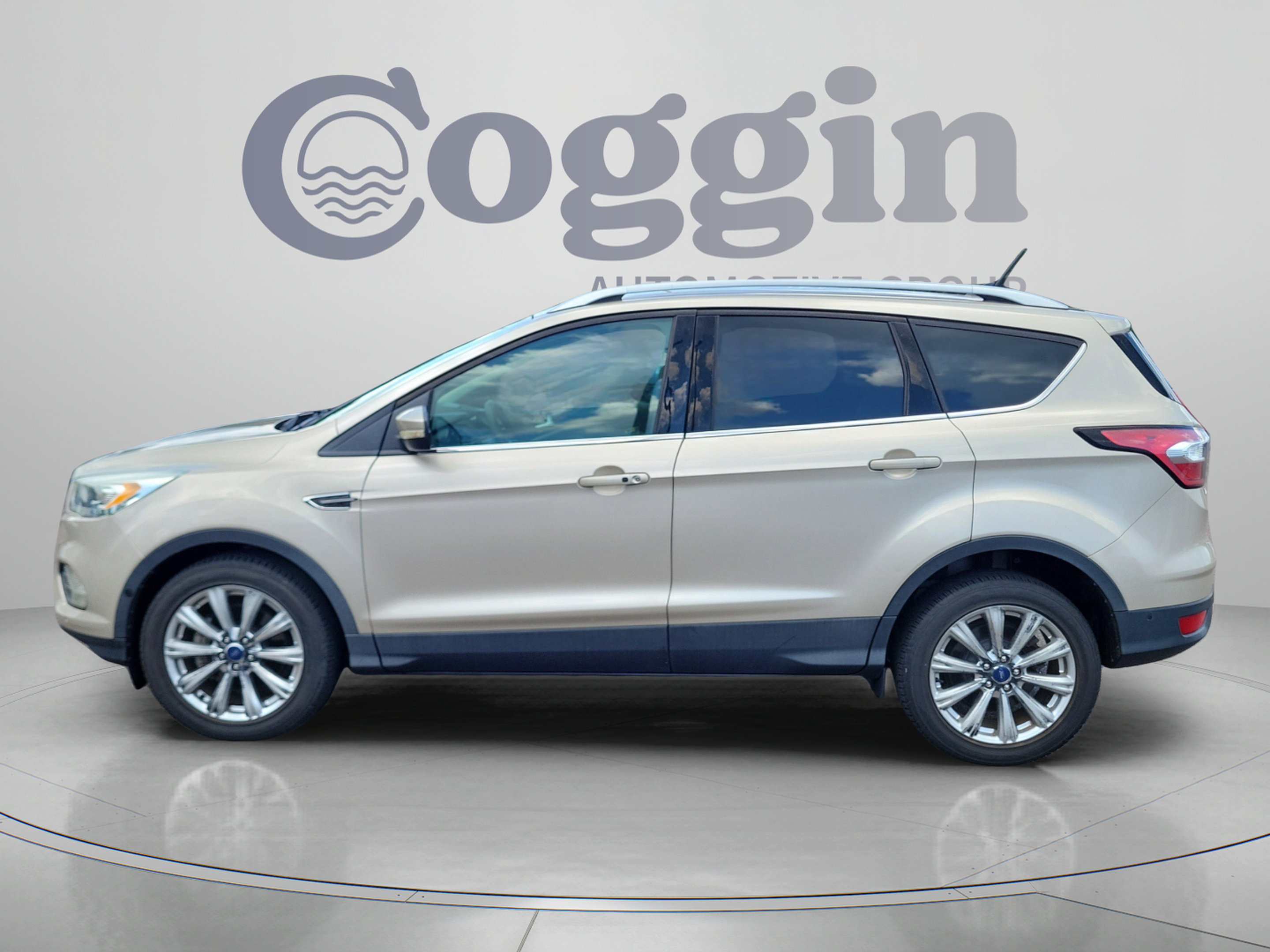 Used 2018 Ford Escape Titanium FWD video 2