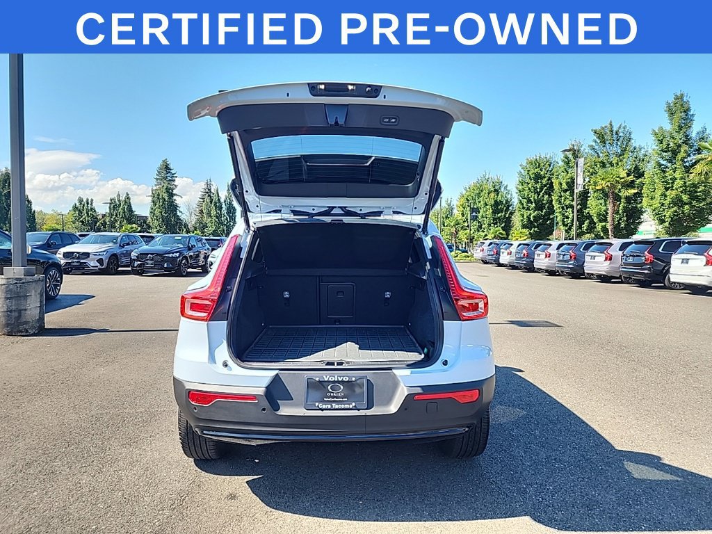Certified 2026 Volvo XC40 B5 Plus AWD/4WD image 16