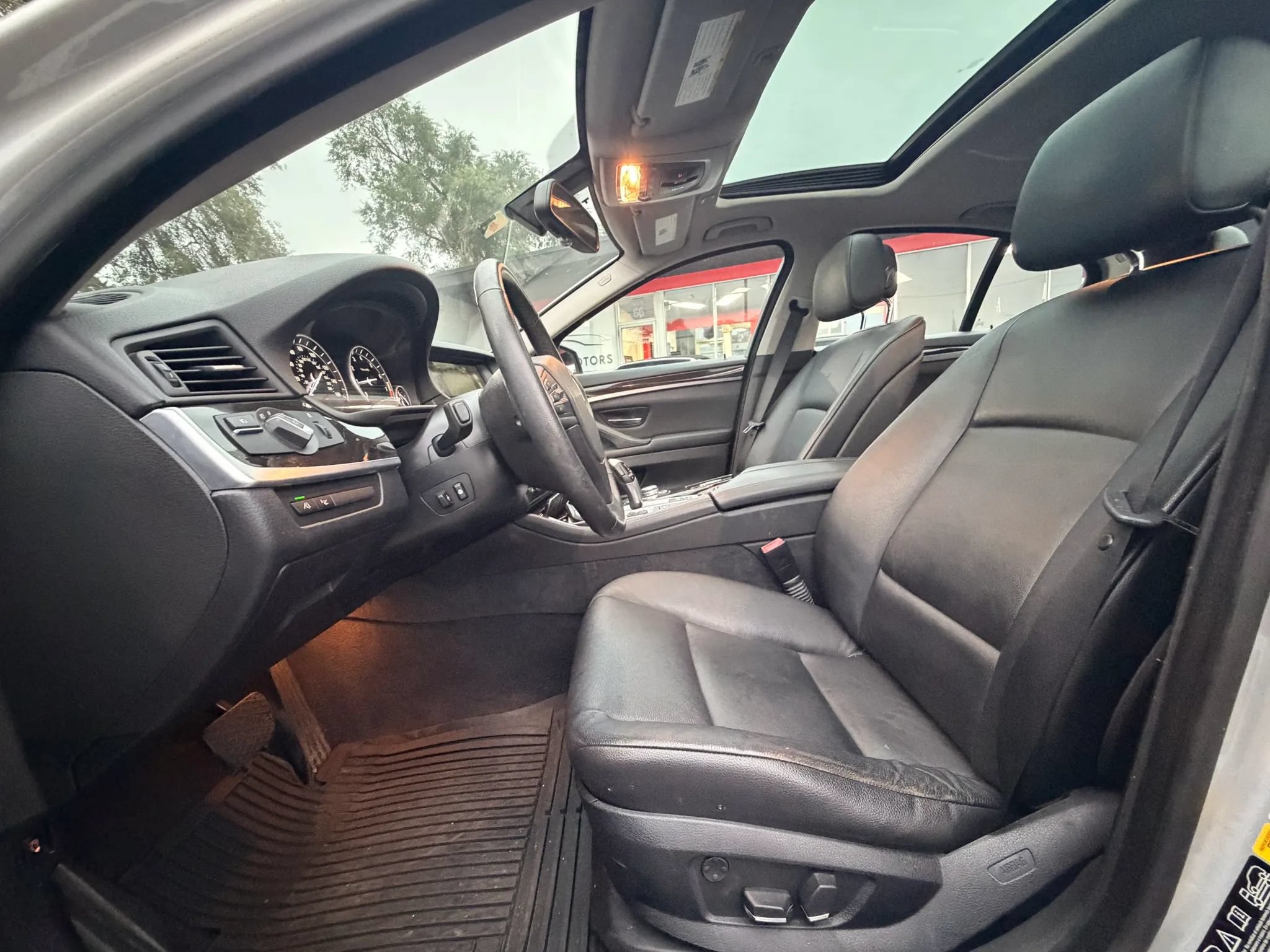 Used 2013 BMW 528i xDrive Sedan AWD/4WD image 9