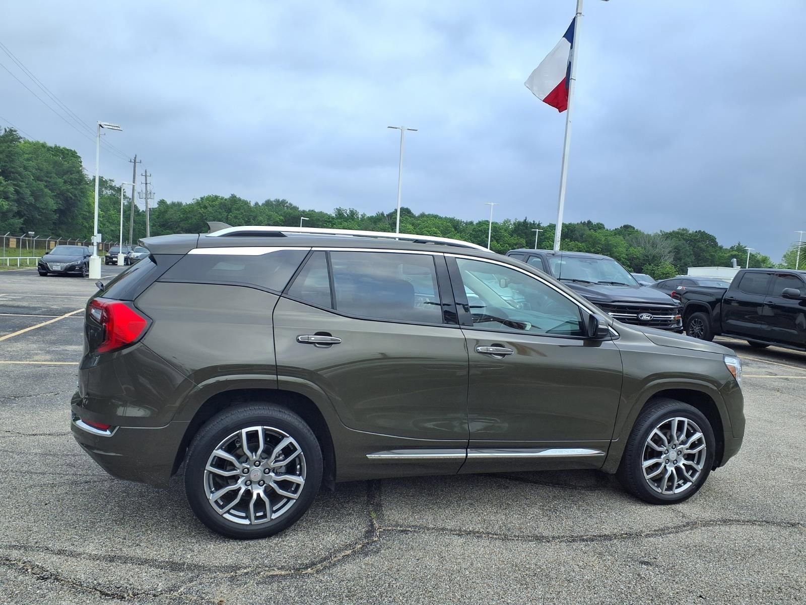 Used 2023 GMC Terrain Denali AWD/4WD image 21