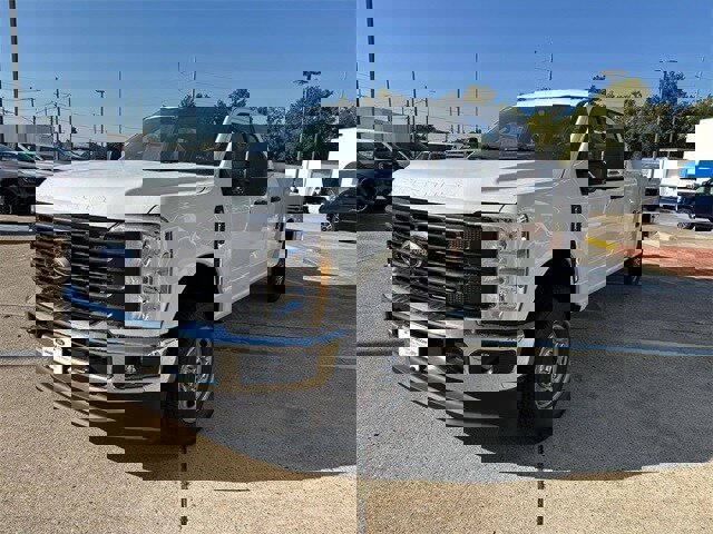 New 2026 Ford F250 XL w/ XL Chrome Package image 3