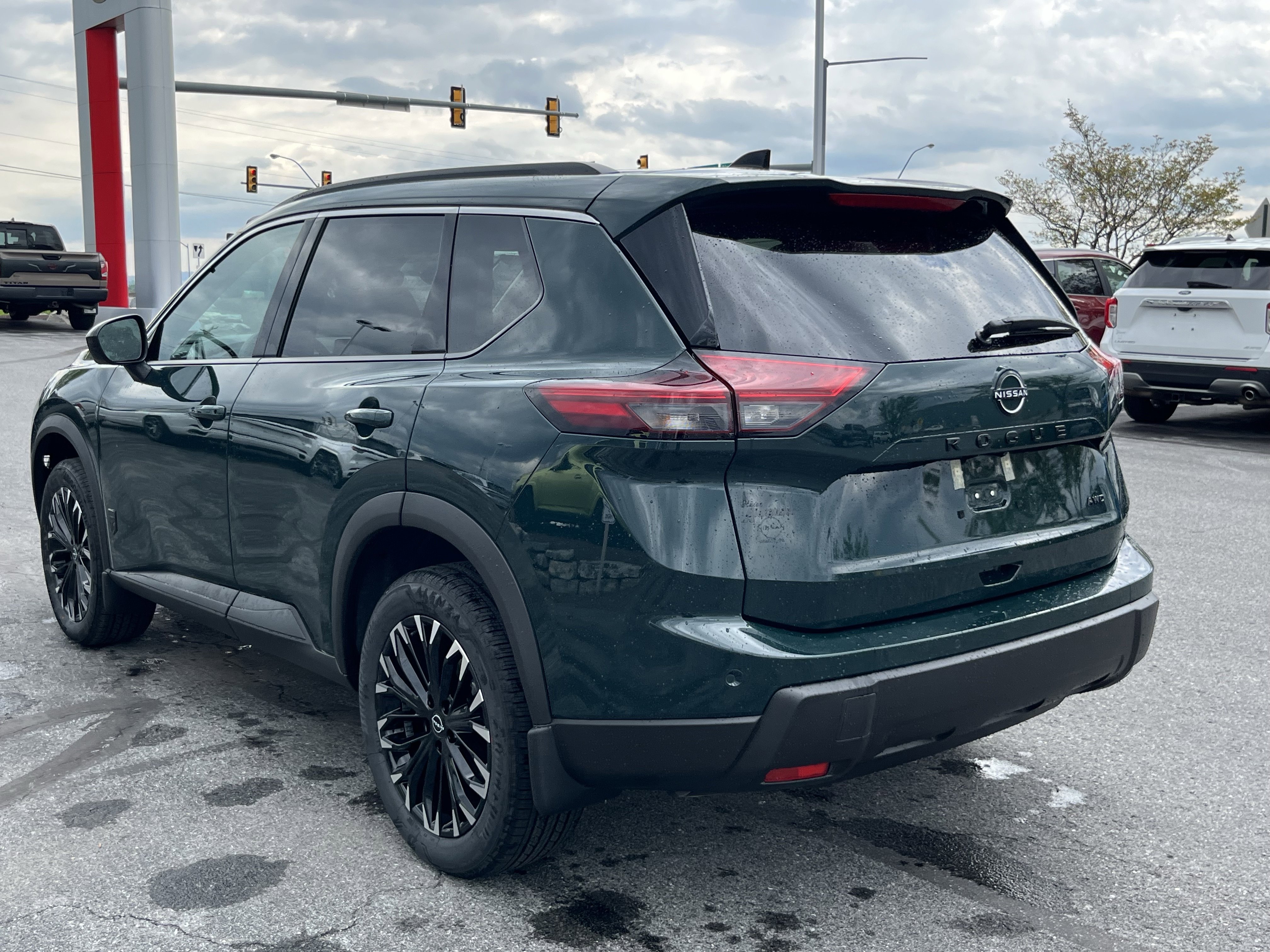 New 2026 Nissan Rogue SV AWD/4WD image 9