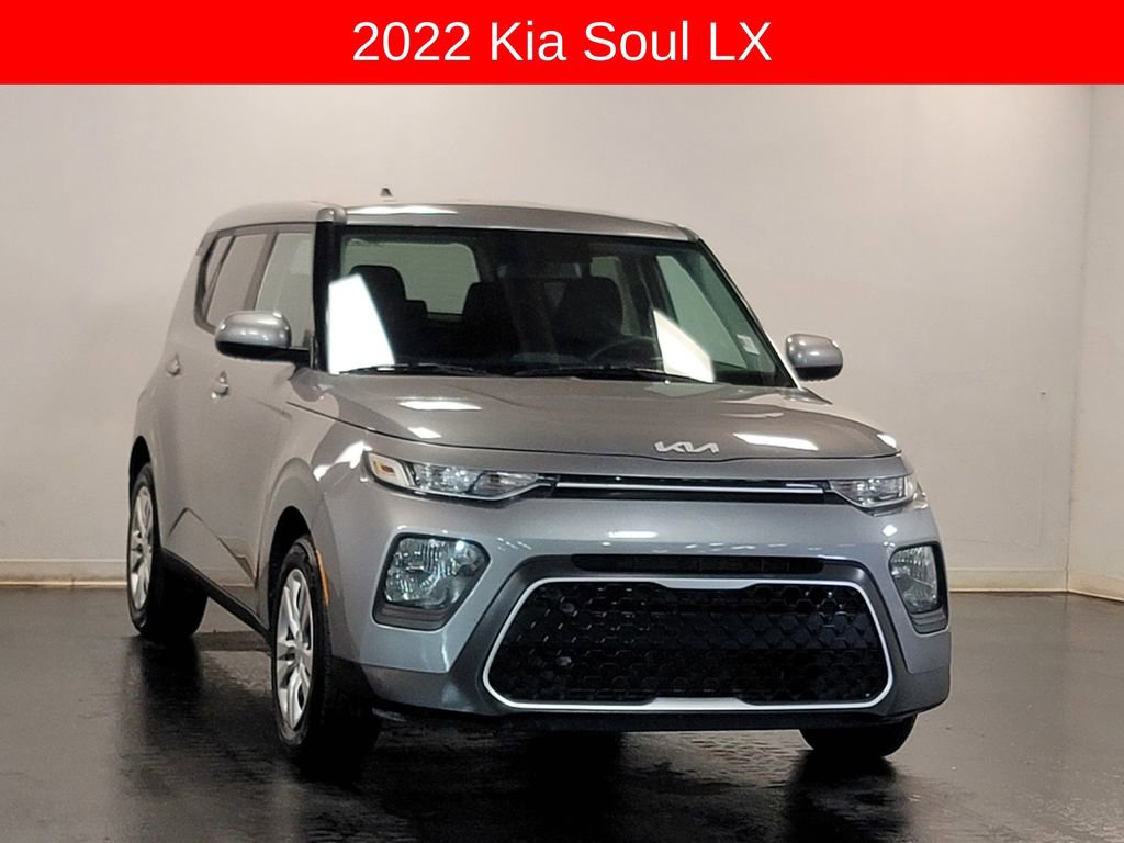 Used 2022 Kia Soul LX image 2