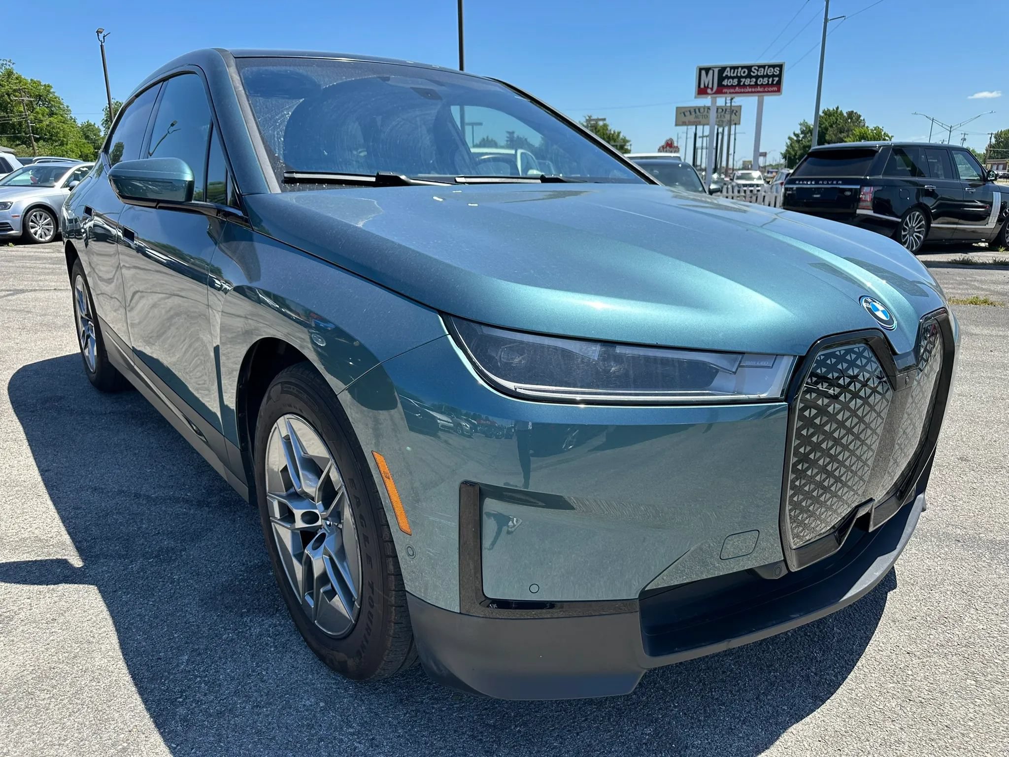 Used 2022 BMW iX xDrive50 w/ Convenience Package AWD/4WD image 29