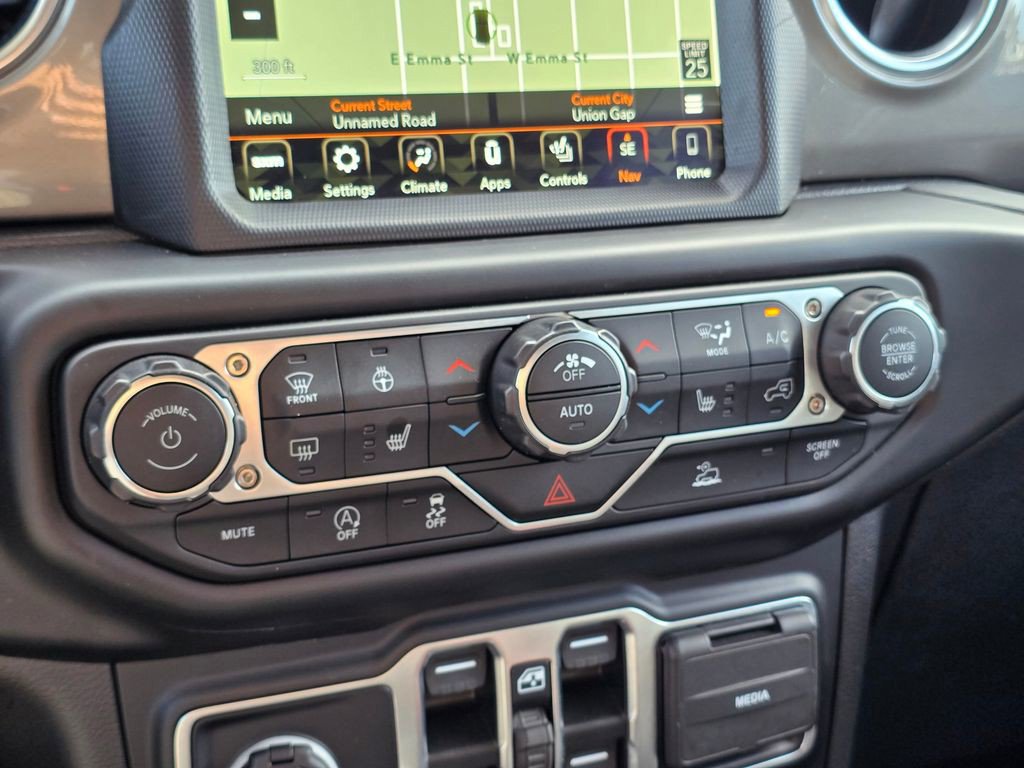 Used 2023 Jeep Wrangler Unlimited Sahara w/ Cold Weather Group AWD/4WD image 30