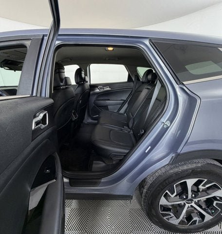 Used 2024 Kia Sportage EX image 8