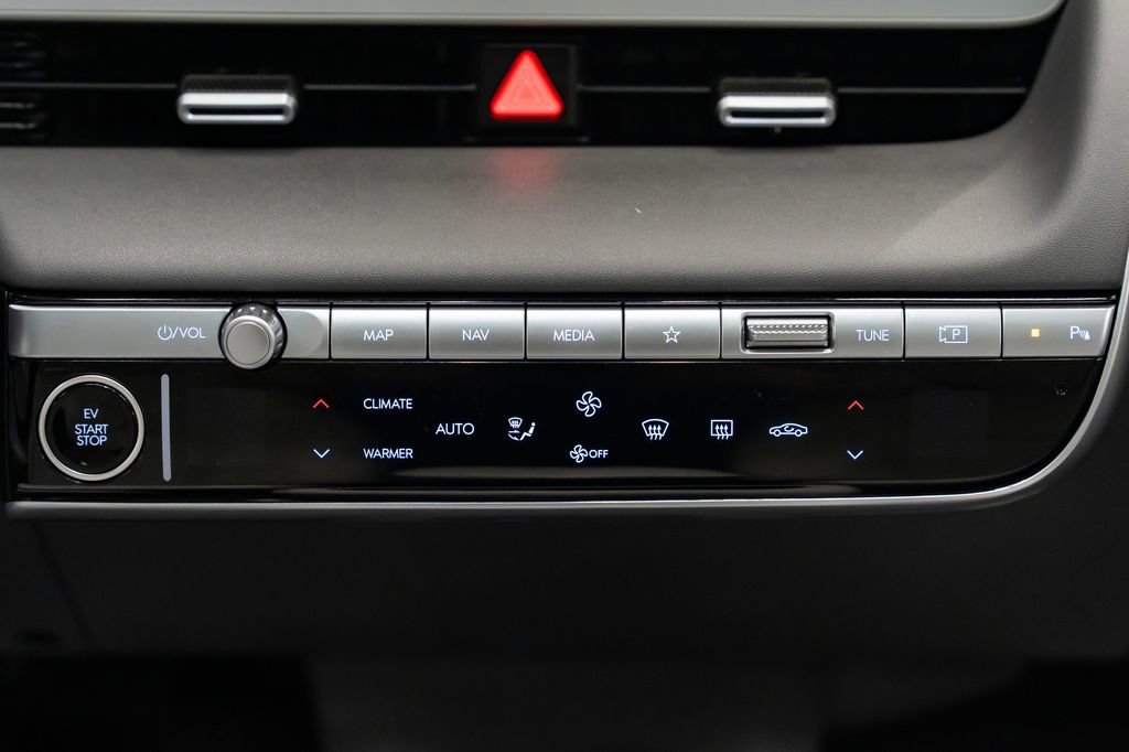 Used 2024 Hyundai Ioniq 5 Limited image 12