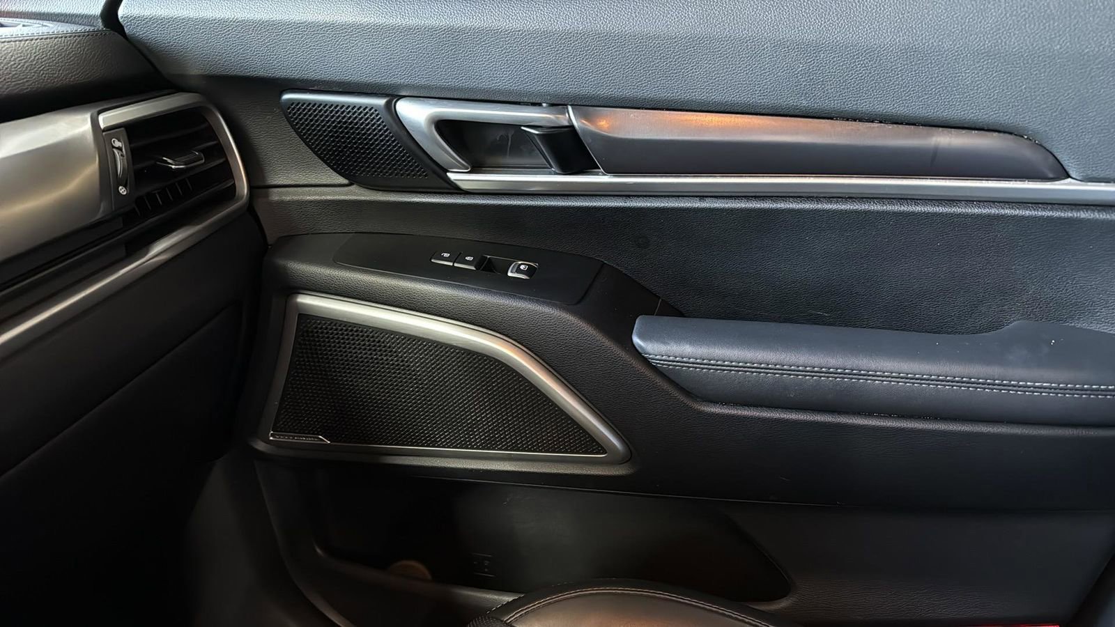 Used 2023 Kia Telluride S image 24