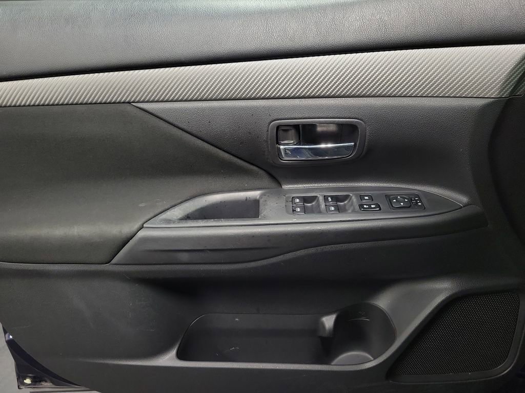 Used 2018 Mitsubishi Outlander SE image 22